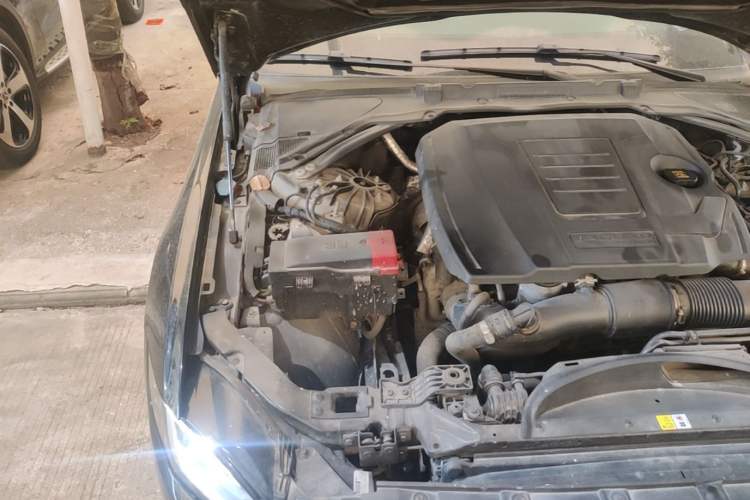 Used Jaguar XEL 2021 2.0T 200PS R-DYNAMIC Youth Sports Edition Engine Bay Right