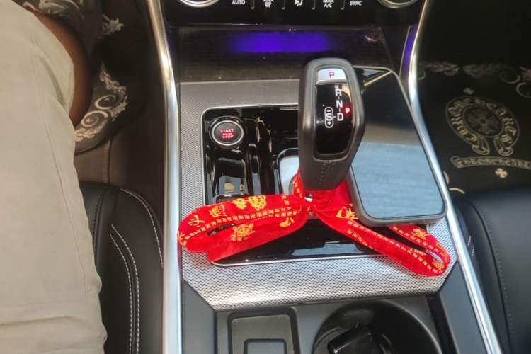 Used Jaguar XEL 2021 2.0T 200PS R-DYNAMIC Youth Sports Edition Gear Lever