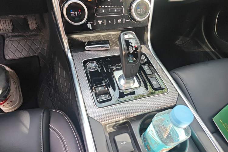 Used Jaguar XEL 2021 2.0T 250 PS R-DYNAMIC S Advanced Sport Edition Gear Lever
