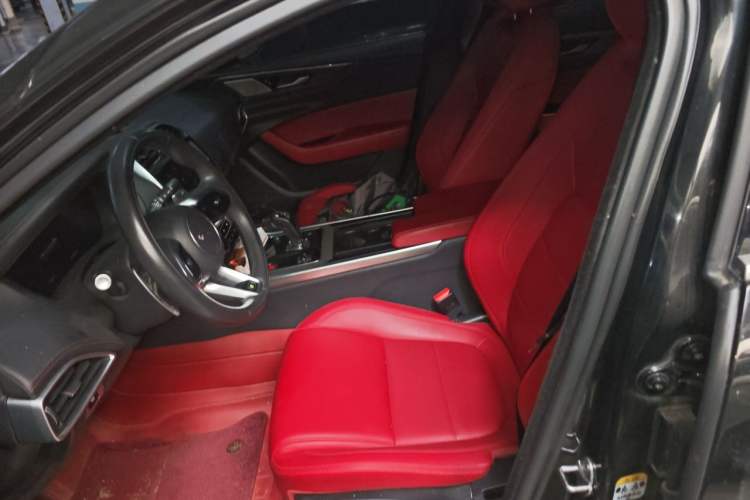 Used Jaguar XEL 2021 2.0T 250 PS R-DYNAMIC S Advanced Sport Edition Left Front Seat