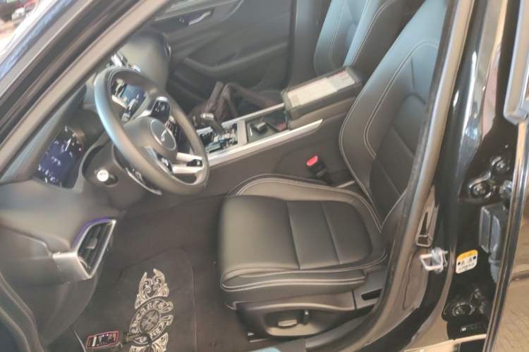 Used Jaguar XEL 2021 2.0T 200PS R-DYNAMIC Youth Sports Edition Left Front Seat