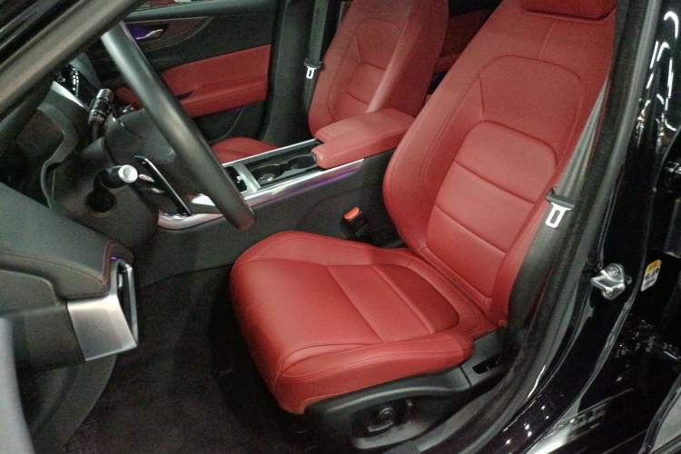 Used Jaguar XEL 2021 2.0T 250 PS R-DYNAMIC S Advanced Sport Edition Left Front Seat