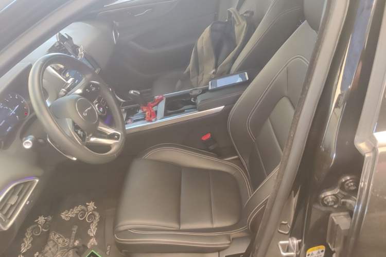 Used Jaguar XEL 2021 2.0T 200PS R-DYNAMIC Youth Sports Edition Left Front Seat