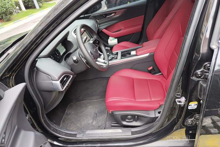 Used Jaguar XEL 2021 2.0T 250 PS R-DYNAMIC S Advanced Sport Edition Left Front Seat