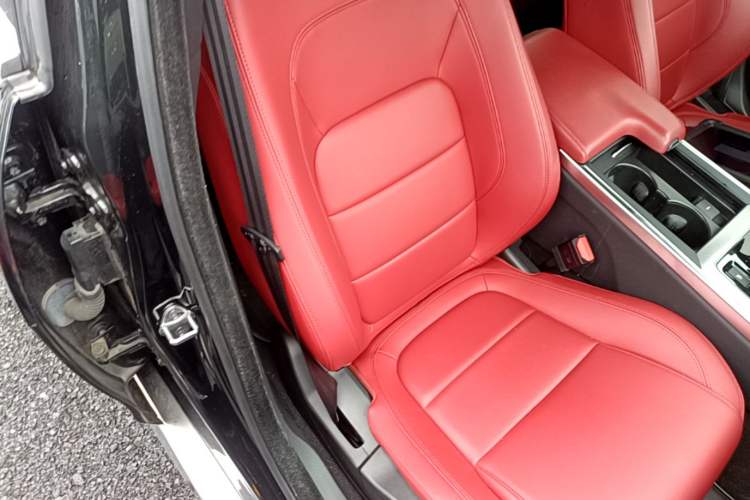 Used Jaguar XEL 2021 2.0T 250 PS R-DYNAMIC S Advanced Sport Edition Right Front Seat