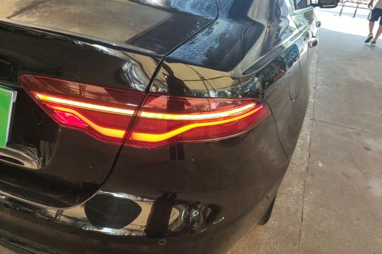 Used Jaguar XEL 2021 2.0T 200PS R-DYNAMIC Youth Sports Edition Right Rear Taillight