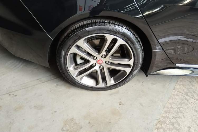 Used Jaguar XEL 2021 2.0T 250 PS R-DYNAMIC S Advanced Sport Edition Right Rear Wheel Hub