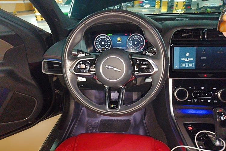 Used Jaguar XEL 2021 2.0T 250 PS R-DYNAMIC S Advanced Sport Edition Steering Wheel