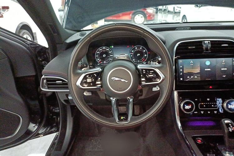 Used Jaguar XEL 2021 2.0T 250 PS R-DYNAMIC S Advanced Sport Edition Steering Wheel