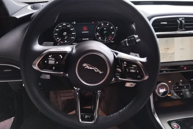 Used Jaguar XEL 2021 2.0T 250 PS R-DYNAMIC S Advanced Sport Edition Steering Wheel