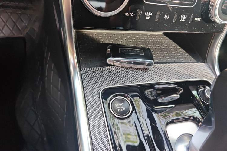 Used Jaguar XEL 2021 2.0T 250 PS R-DYNAMIC S Advanced Sport Edition Vehicle Key