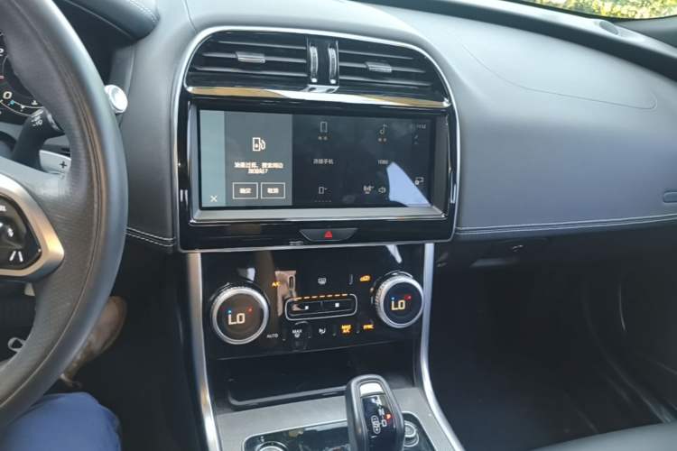 Used Jaguar XEL 2021 2.0T 250 PS R-DYNAMIC S Advanced Sport Edition Audio And AC Panel