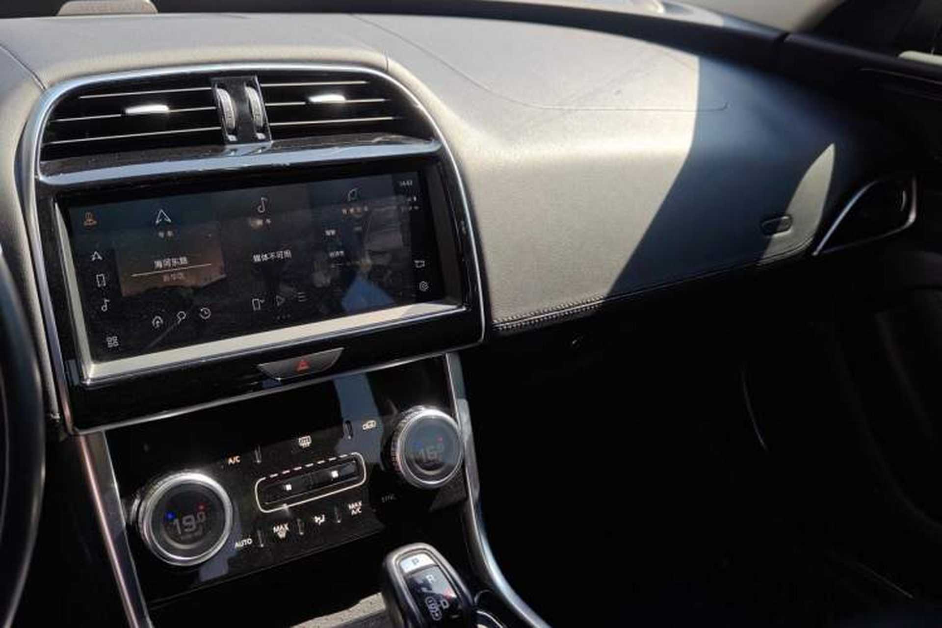 Used Jaguar XEL 2021 2.0T 250 PS S Progressive Elegance Edition Audio And AC Panel
