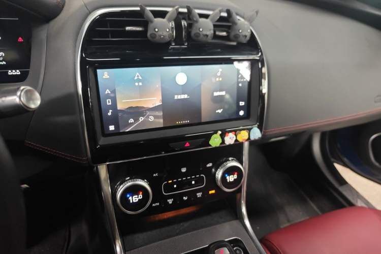 Used Jaguar XEL 2021 2.0T 250 PS R-DYNAMIC S Advanced Sport Edition Audio And AC Panel