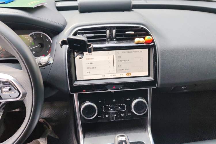 Used Jaguar XEL 2021 2.0T 200PS R-DYNAMIC Youth Sports Edition Audio And AC Panel