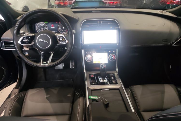 Used Jaguar XEL 2021 2.0T 250 PS R-DYNAMIC SE Tech Sport Edition Center Console