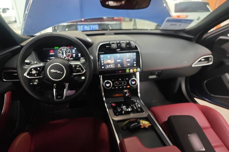 Used Jaguar XEL 2021 2.0T 250 PS R-DYNAMIC S Advanced Sport Edition Center Console