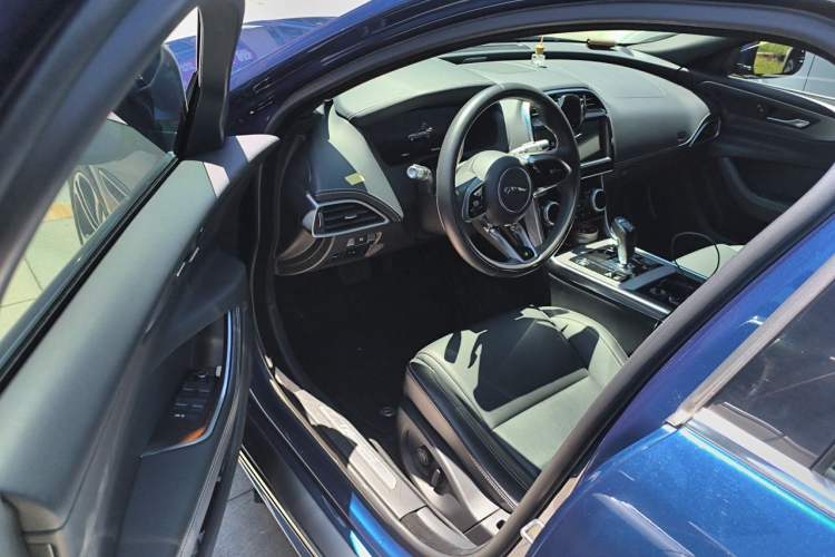 Used Jaguar XEL 2021 2.0T 250 PS R-DYNAMIC S Advanced Sport Edition Driver Seat