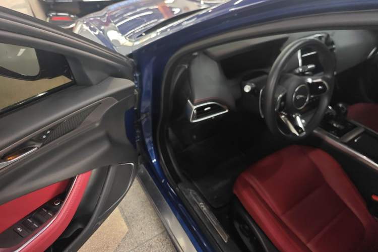 Used Jaguar XEL 2021 2.0T 250 PS R-DYNAMIC S Advanced Sport Edition Driver Seat