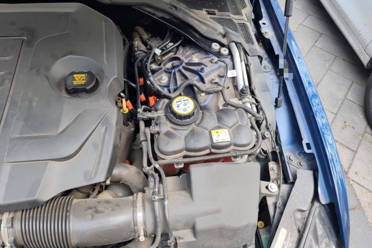 Used Jaguar XEL 2021 2.0T 200PS R-DYNAMIC Youth Sports Edition Engine Bay Left