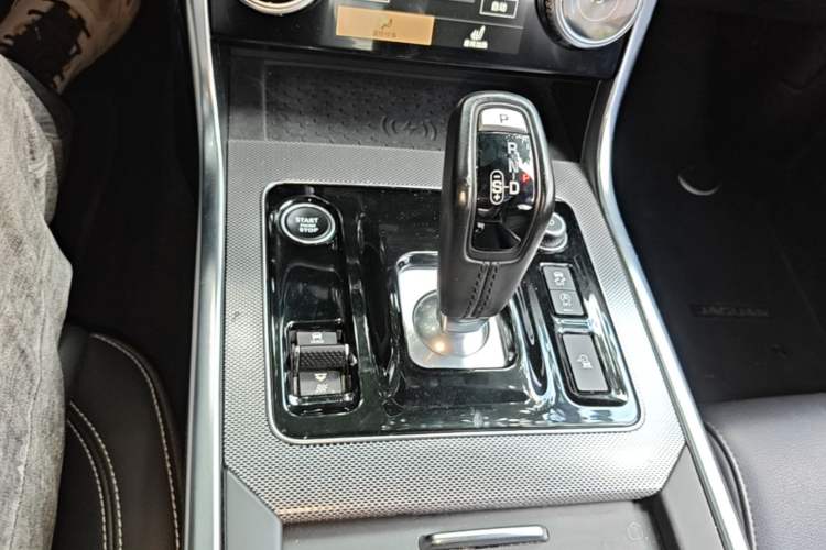 Used Jaguar XEL 2021 2.0T 250 PS R-DYNAMIC SE Tech Sport Edition Gear Lever