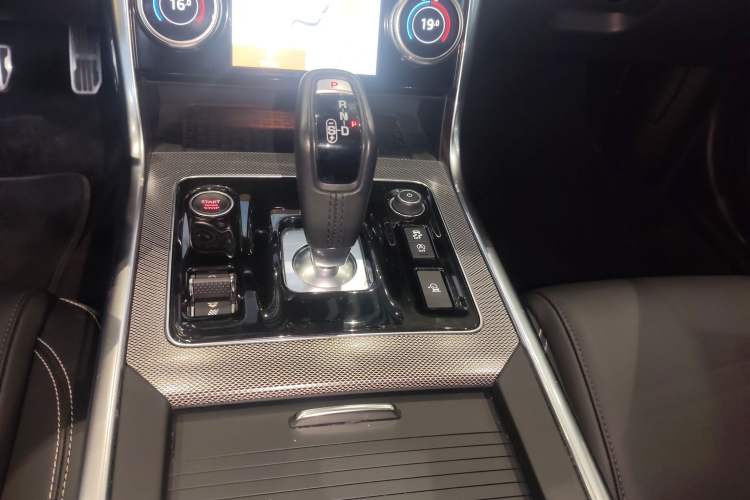 Used Jaguar XEL 2021 2.0T 250 PS R-DYNAMIC SE Tech Sport Edition Gear Lever