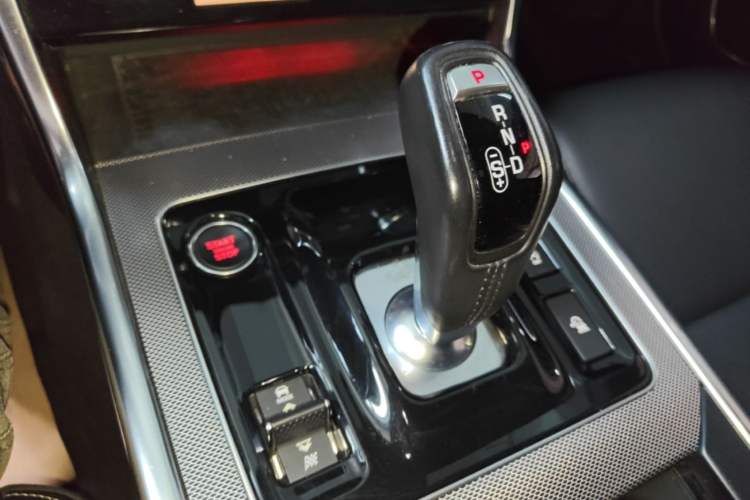 Used Jaguar XEL 2021 2.0T 250 PS R-DYNAMIC SE Tech Sport Edition Gear Lever