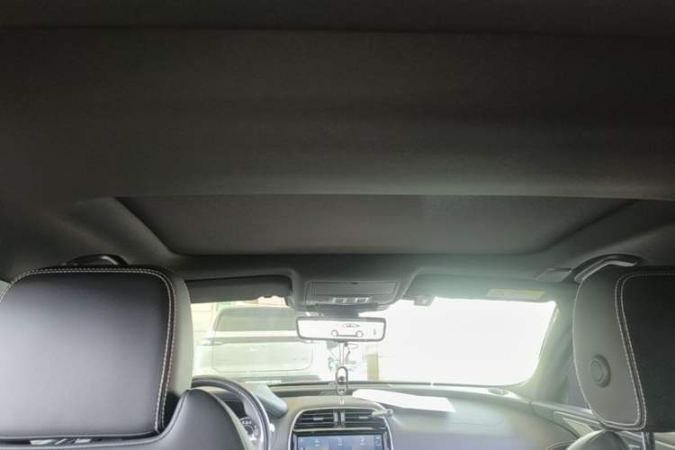Used Jaguar XEL 2021 2.0T 250 PS R-DYNAMIC SE Tech Sport Edition Headliner
