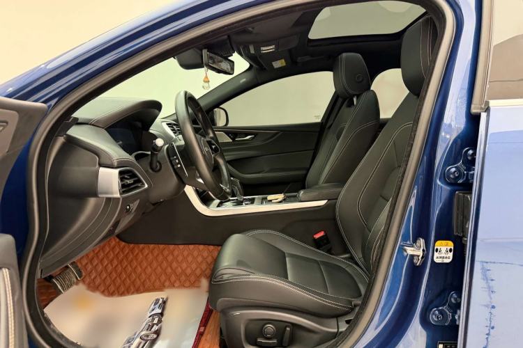 Used Jaguar XEL 2021 2.0T 250 PS R-DYNAMIC SE Tech Sport Edition Interior 4