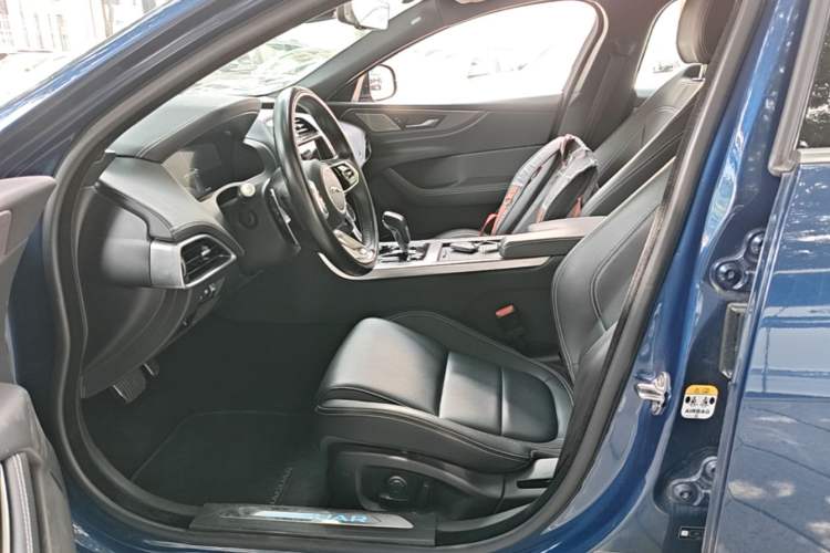 Used Jaguar XEL 2021 2.0T 250 PS R-DYNAMIC SE Tech Sport Edition Left Front Seat