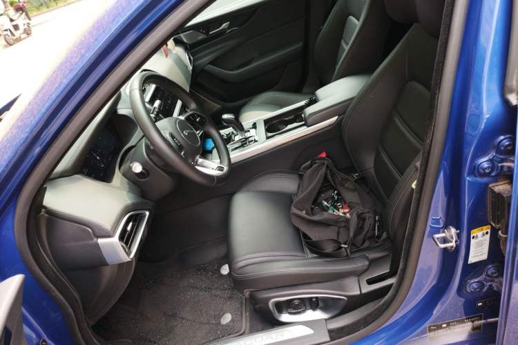 Used Jaguar XEL 2021 2.0T 250 PS S Progressive Elegance Edition Left Front Seat