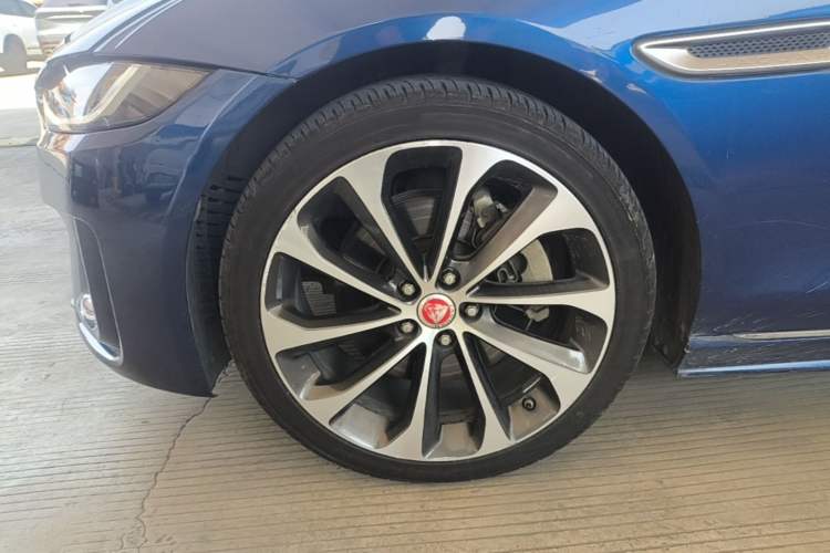 Used Jaguar XEL 2021 2.0T 250 PS R-DYNAMIC SE Tech Sport Edition Left Front Wheel Hub
