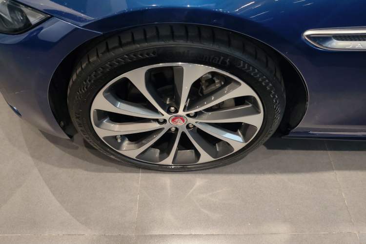 Used Jaguar XEL 2021 2.0T 250 PS R-DYNAMIC SE Tech Sport Edition Left Front Wheel Hub