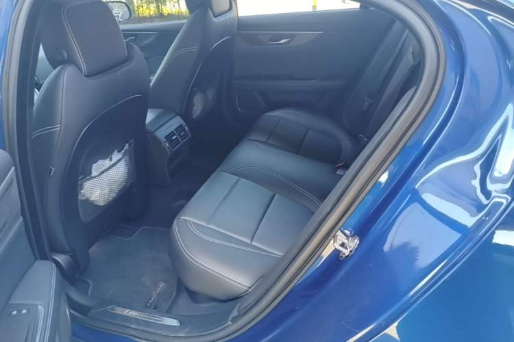 Used Jaguar XEL 2021 2.0T 250 PS R-DYNAMIC S Advanced Sport Edition Left Rear Seat