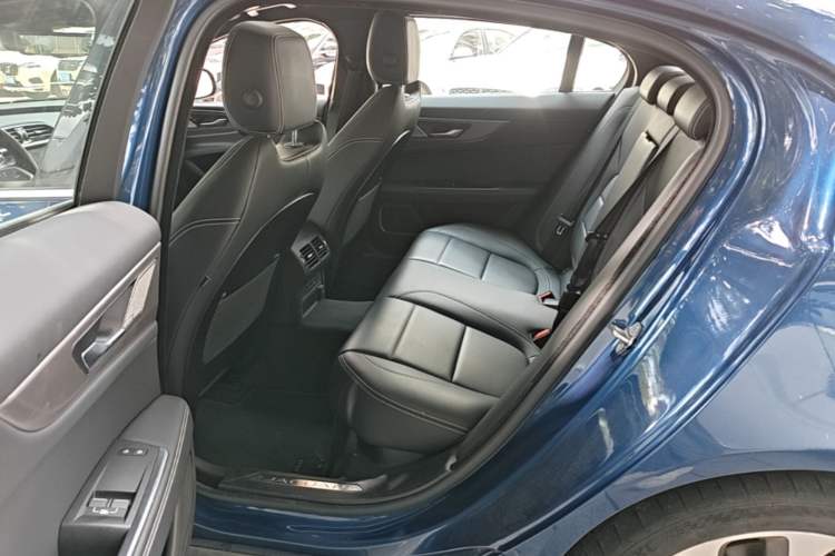 Used Jaguar XEL 2021 2.0T 250 PS R-DYNAMIC SE Tech Sport Edition Left Rear Seat