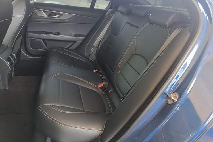 Used Jaguar XEL 2021 2.0T 250 PS R-DYNAMIC SE Tech Sport Edition Left Rear Seat