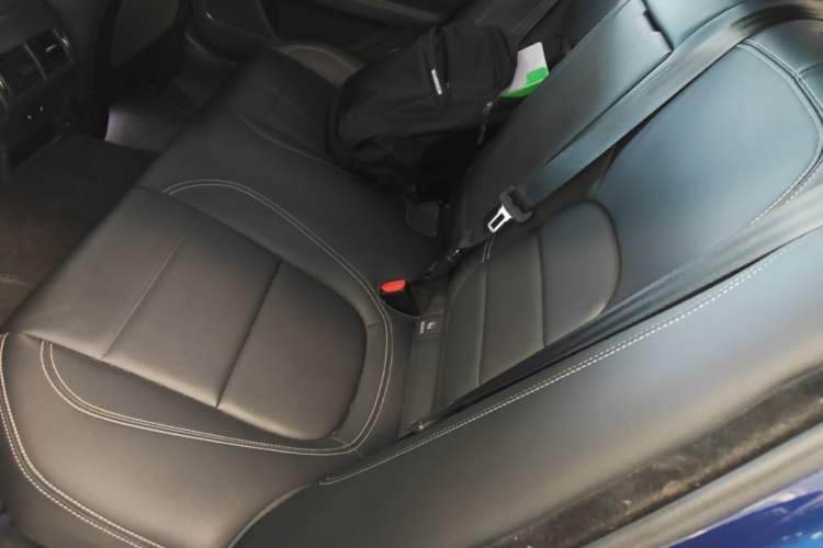 Used Jaguar XEL 2021 2.0T 250 PS R-DYNAMIC SE Tech Sport Edition Left Rear Seat