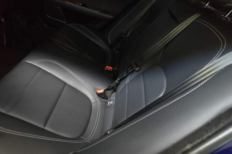 Used Jaguar XEL 2021 2.0T 250 PS R-DYNAMIC SE Tech Sport Edition Left Rear Seat
