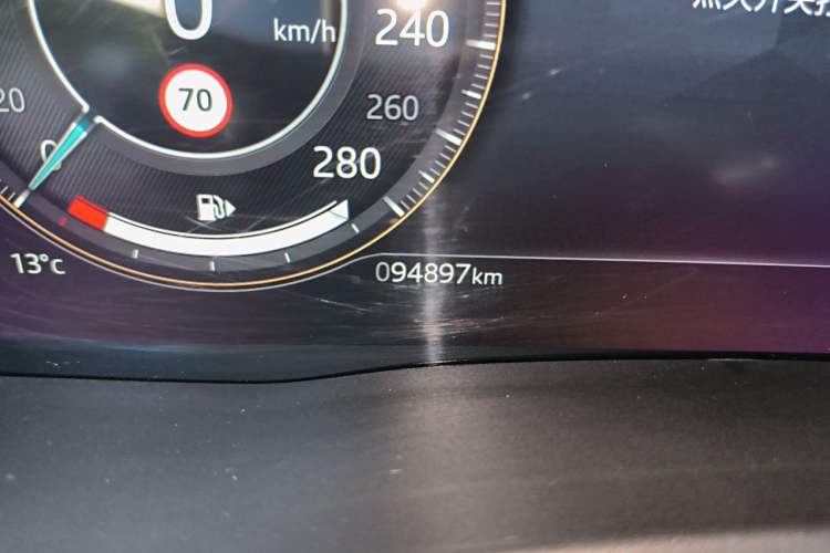 Used Jaguar XEL 2021 2.0T 250 PS R-DYNAMIC S Advanced Sport Edition Odometer Close Up