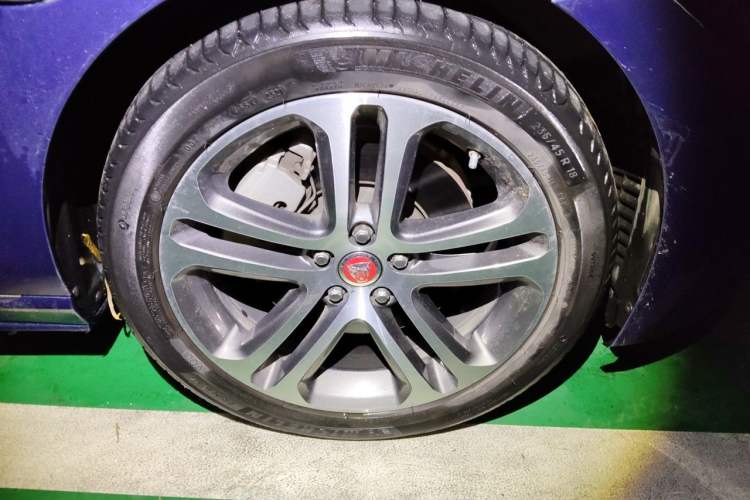 Used Jaguar XEL 2021 2.0T 250 PS R-DYNAMIC S Advanced Sport Edition Right Front Wheel Hub