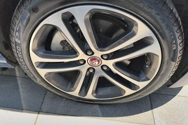 Used Jaguar XEL 2021 2.0T 250 PS R-DYNAMIC S Advanced Sport Edition Right Front Wheel Hub