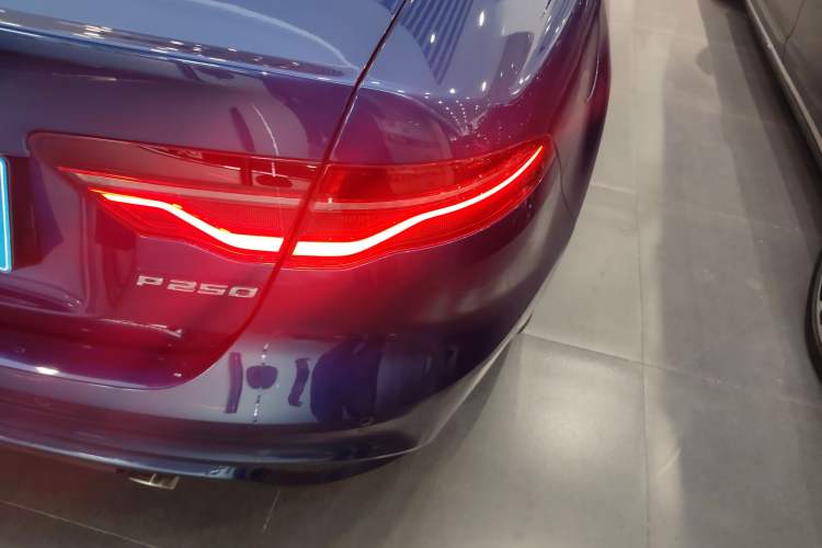 Used Jaguar XEL 2021 2.0T 250 PS R-DYNAMIC SE Tech Sport Edition Right Rear Taillight