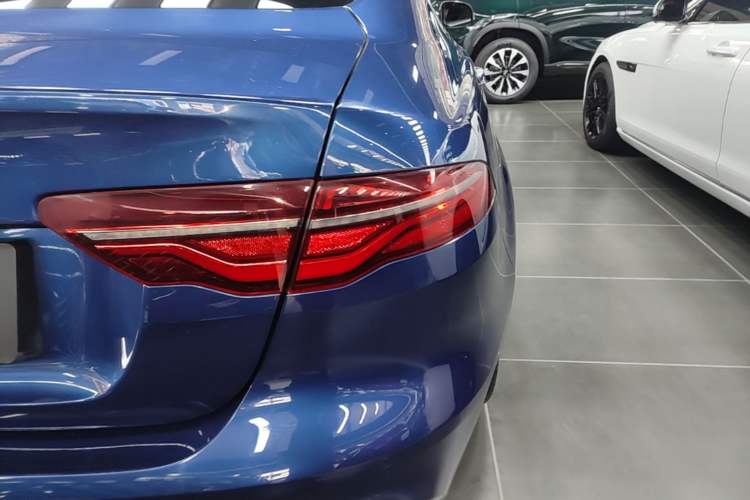 Used Jaguar XEL 2021 2.0T 250 PS R-DYNAMIC SE Tech Sport Edition Right Rear Taillight