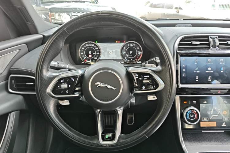 Used Jaguar XEL 2021 2.0T 250 PS R-DYNAMIC SE Tech Sport Edition Steering Wheel