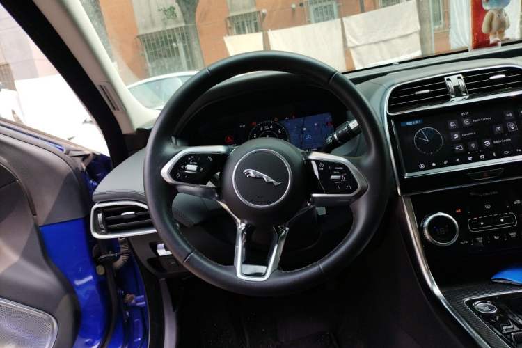 Used Jaguar XEL 2021 2.0T 250 PS S Progressive Elegance Edition Steering Wheel