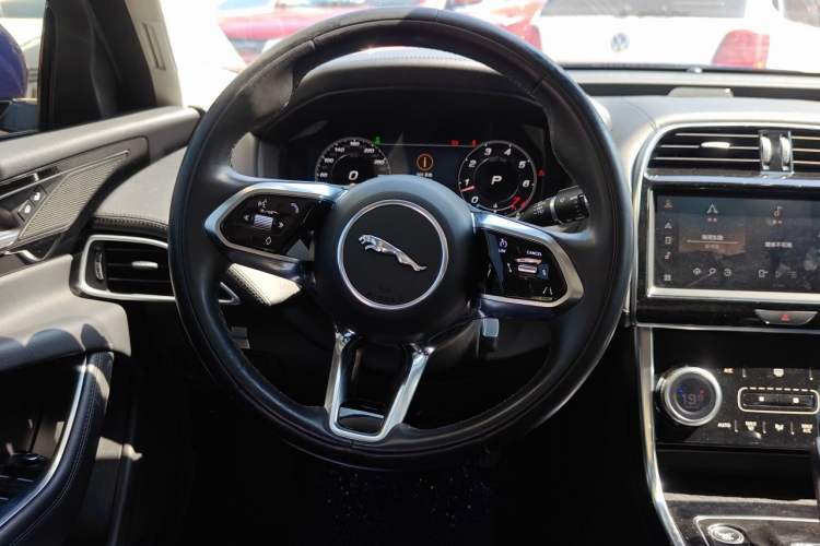 Used Jaguar XEL 2021 2.0T 250 PS S Progressive Elegance Edition Steering Wheel