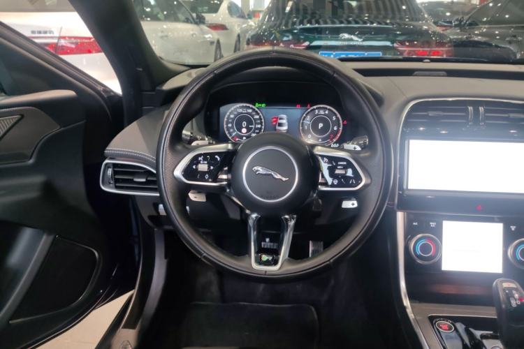 Used Jaguar XEL 2021 2.0T 250 PS R-DYNAMIC SE Tech Sport Edition Steering Wheel
