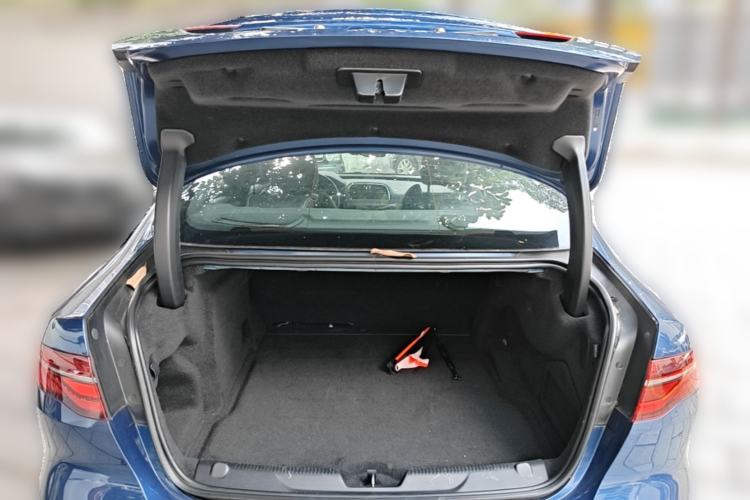 Used Jaguar XEL 2021 2.0T 250 PS R-DYNAMIC SE Tech Sport Edition Trunk