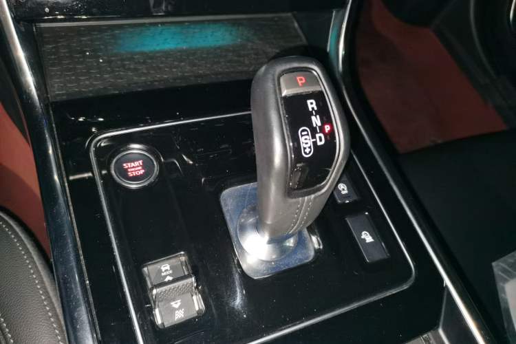 Used Jaguar XEL 2021 2.0T 250 PS S Progressive Elegance Edition Gear Lever