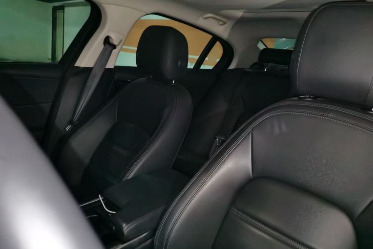 Used Jaguar XEL 2021 2.0T 250 PS S Progressive Elegance Edition Left Front Seat